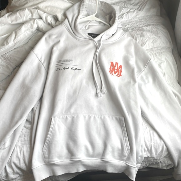 Selling a 10/10 quality Amiri hoodie in perfect condition - Picture 1 of 2